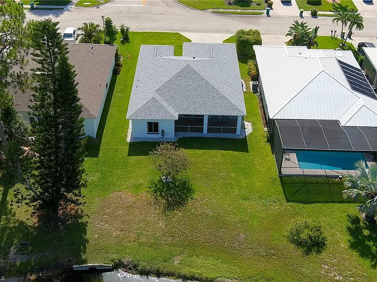 223 Stanhope Cir — Photo 36