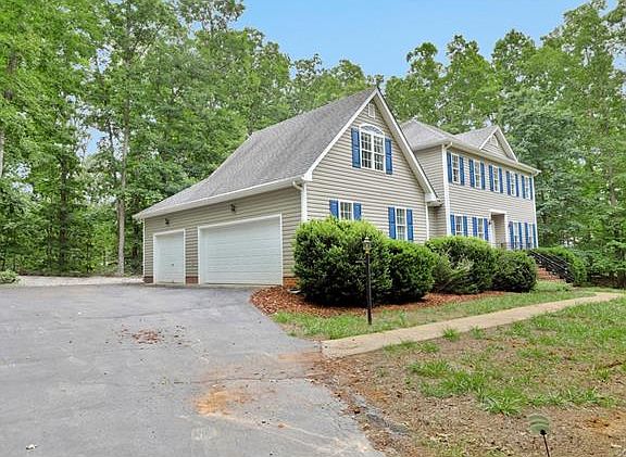 2nd image of 3166 Huguenot Pointe Dr