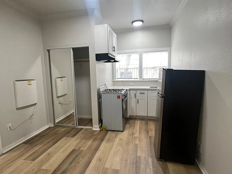 2622 Brighton Ave #4 — Photo 4