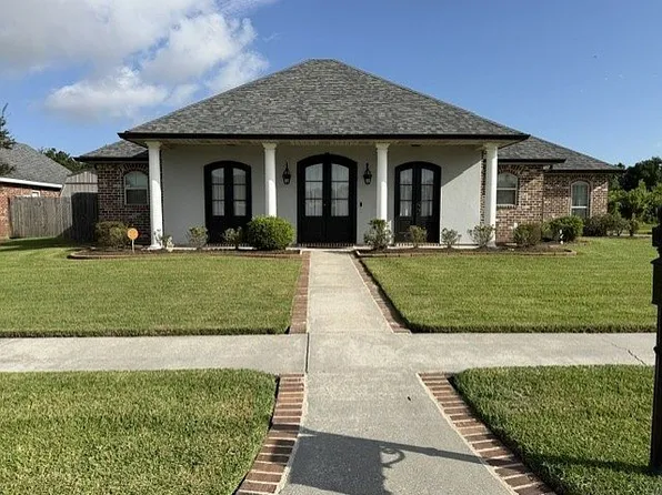 503 Country Cottage Blvd, Montz, LA 70068