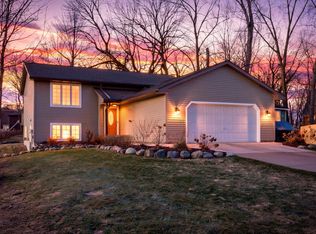 7723 N Shore Cir N, Forest Lake, MN 55025