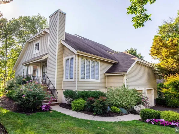 20 Birch Ln, Wayne, NJ 07470