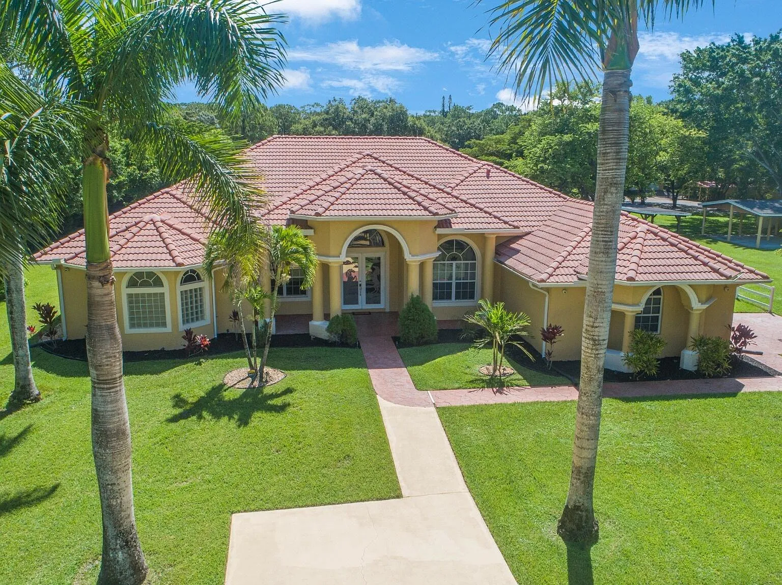 4 bed, 3.5 bath, 3251 sqft, $8,500 — Photo 2