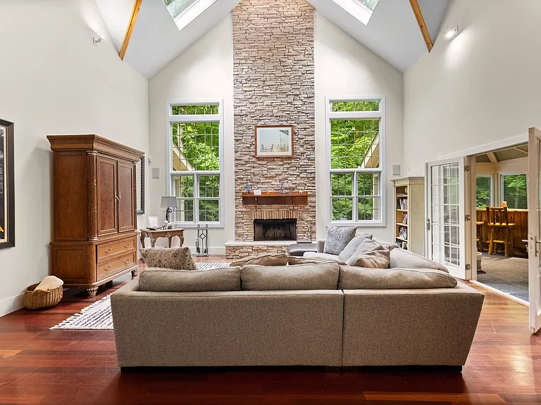 13217 Three Oaks Rd — Photo 9