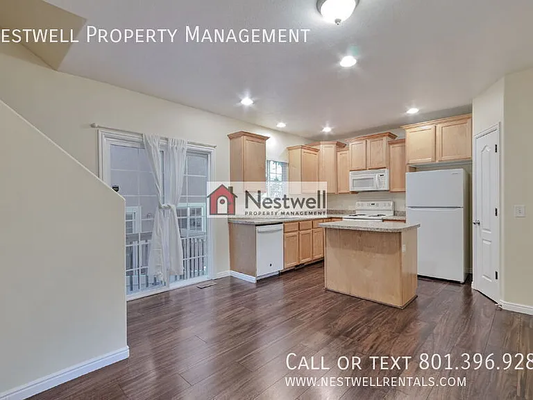 6838 W Grevillea Ln — Photo 1