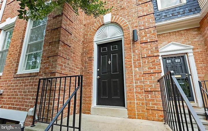 3 bed, 2.5 bath, 1604 sqft, $5,700 — Photo 3