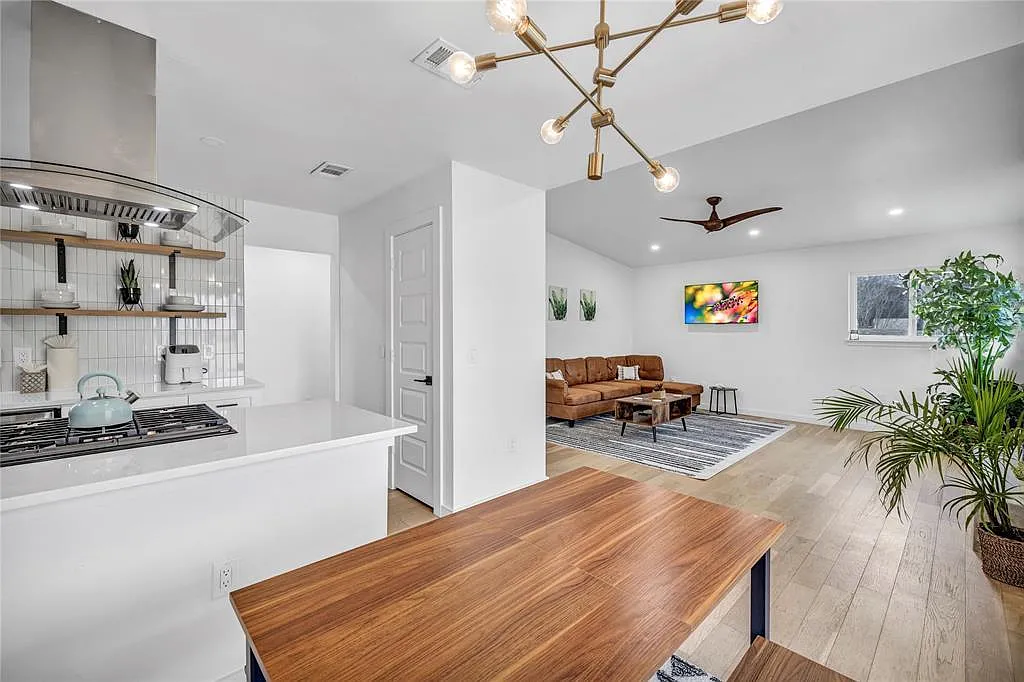 3 bed, 2.0 bath, 1674 sqft, $2,750 — Photo 4