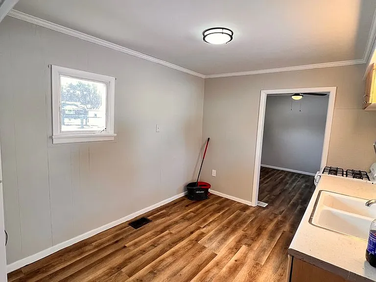 914 Grant Ave Erie PA 16505 — Photo 6