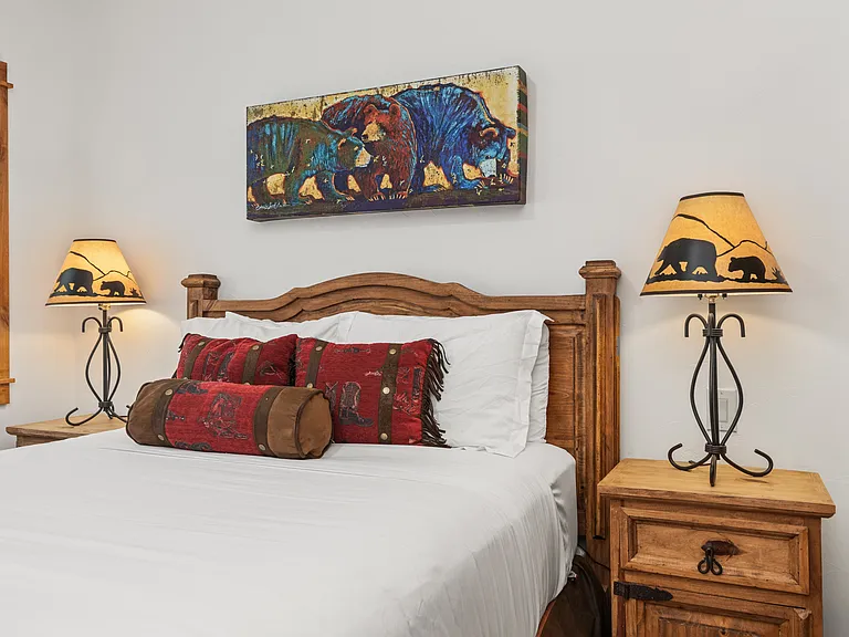 2nd Level - Queen Bedroom 3