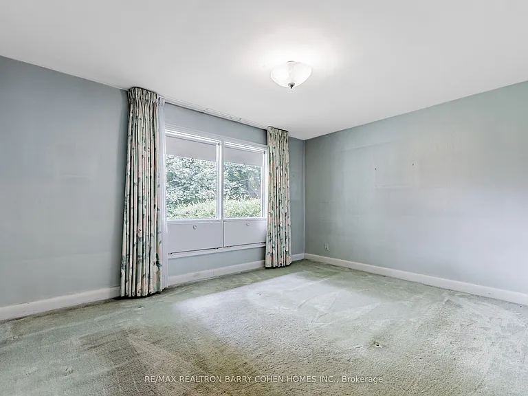 200 Cortleigh Blvd — Photo 13