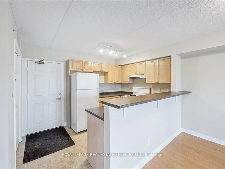 1490 Bishops Gate #303 — Photo 8