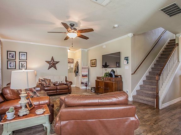 3rd image of 1016 Sugar Brook Dr