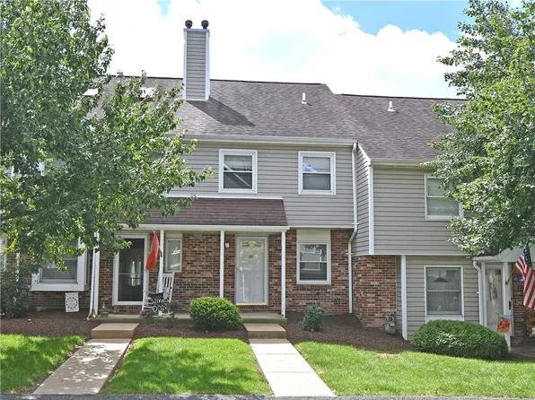 107 Old Village Ln, Bethel Park, PA 15102
