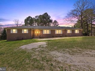 18246 White Pine Dr, Milford, VA 22514