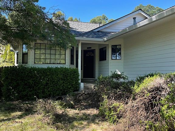 3rd image of 248 Acorn Dr