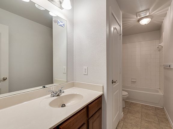 2nd image of 709 Parkplace Rdg Unit 709