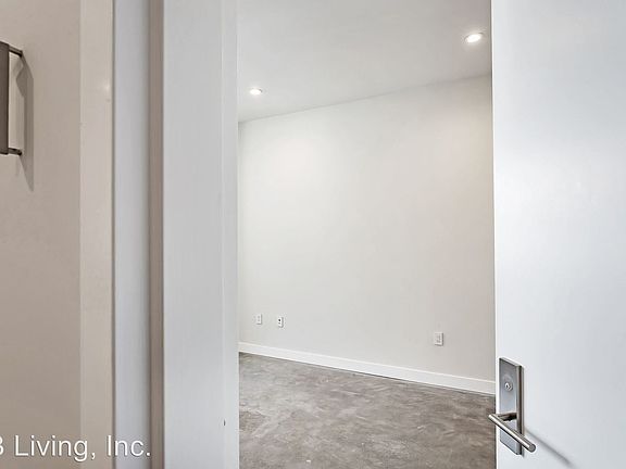 2nd image of 949 Natoma St APT 01