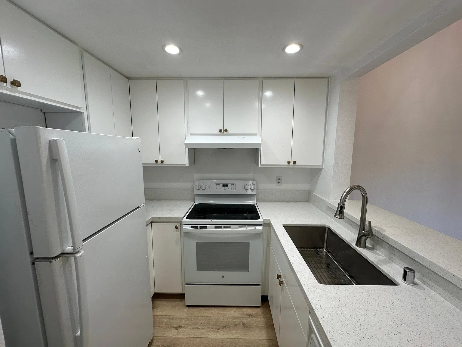 1 bed, 608 sqft, $2,400 — Photo 2