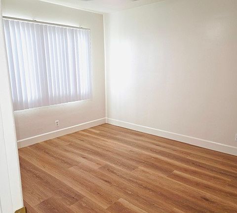 5th image of 224 E Elmwood Ave APT F