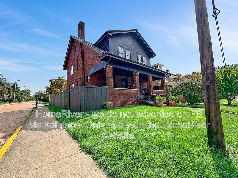 4 bed, 3.0 bath, 2628 sqft, $3,200 — Photo 2