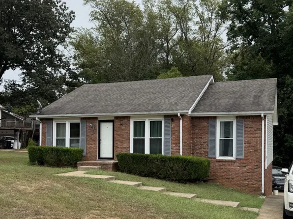 214 Sherwood Hills Dr, Clarksville, TN 37042
