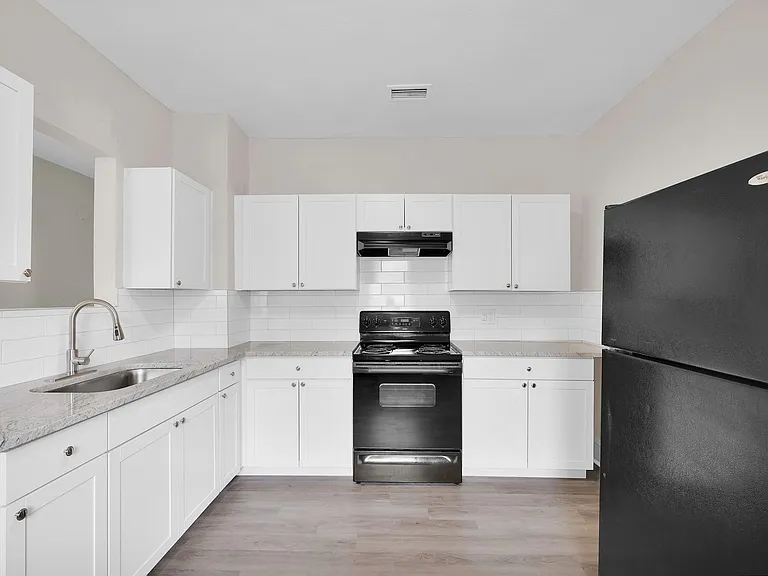 6418 Sapphire Dr — Photo 11