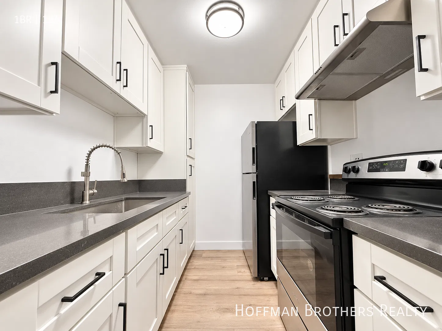1722 Winona Blvd — Photo 2