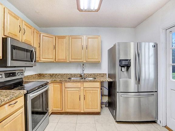 5th image of 335 Diana Ave