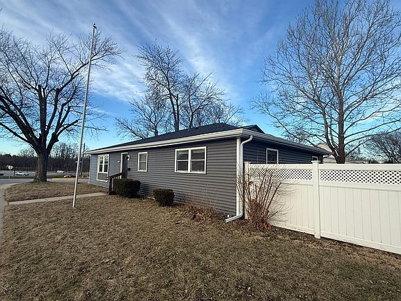 5th image of 103 Michigan St