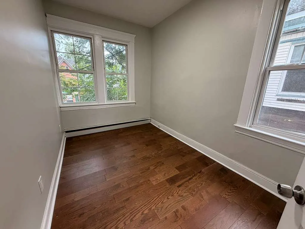 4 bed, $1,995 — Photo 3