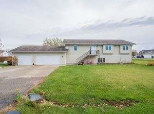 421 Lind Blvd, Harwood, ND
