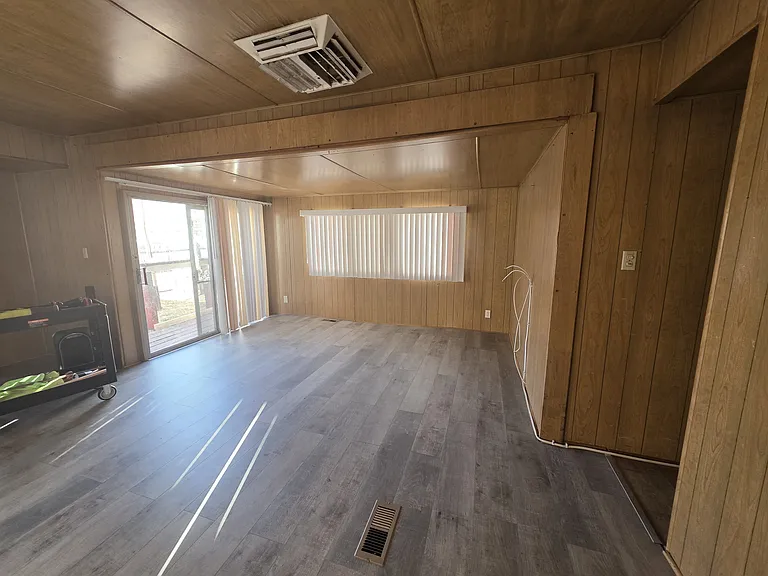 501 S Mistletoe Ave #6 — Photo 3