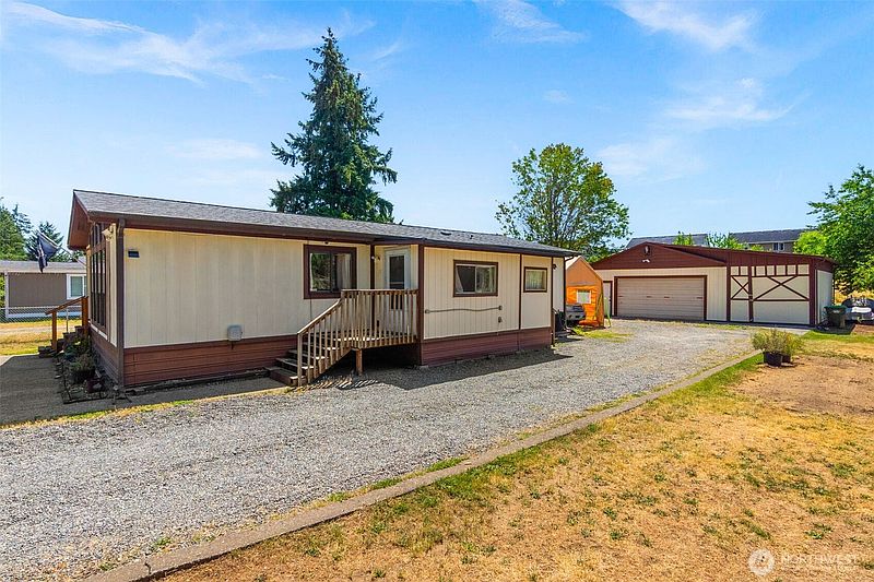 3rd image of 9035 Pepperidge Lane SE