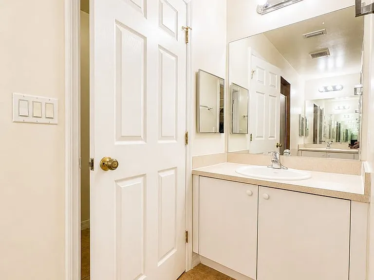 509 NE 24th Pl #A — Photo 8