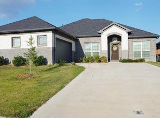 222 Camden St, Red Oak, TX 75154