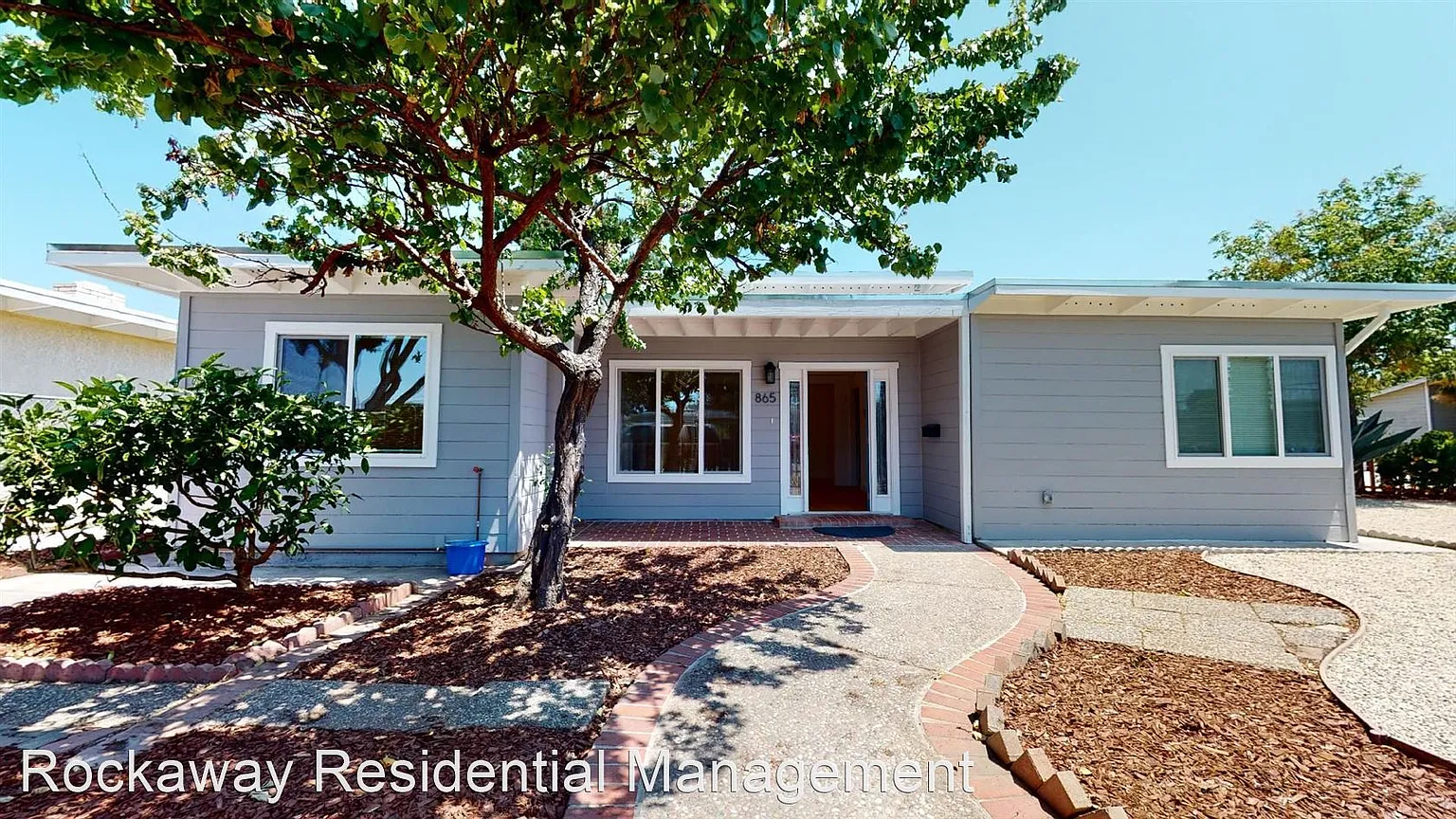 865 Ada St photo 1