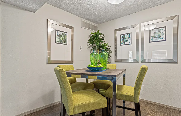 Parc Plaza Apartments — Photo 16