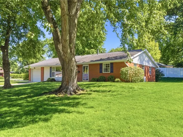 4900 Shady Hill Ln, Dayton, OH 45429