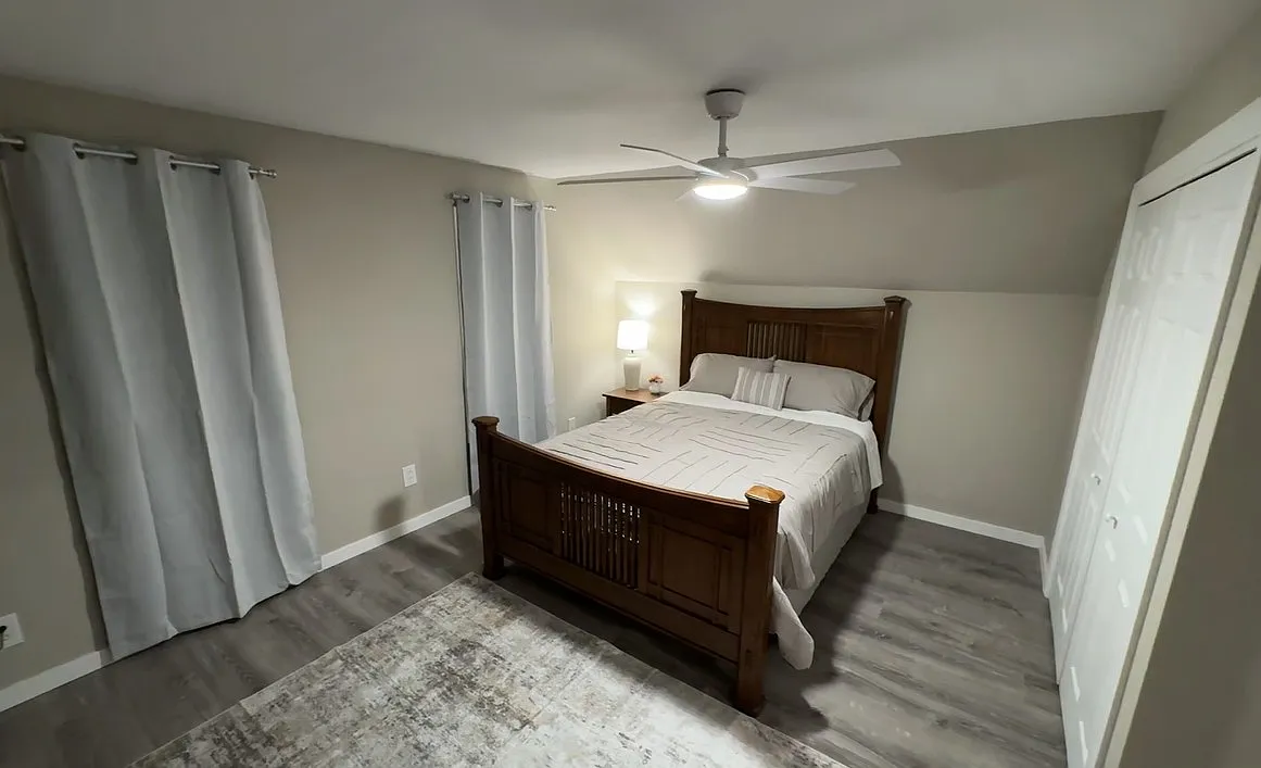 2 bed, 890 sqft, $1,300 — Photo 1
