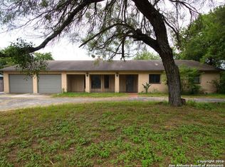 18111 Luckey Rd, Atascosa, TX 78002