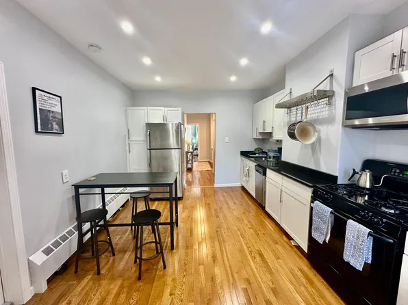 150 L St #2, Boston, MA 02127