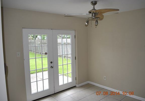 4th image of 812 Cameron Ct