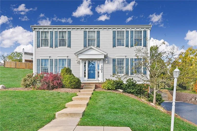 1002 Greenfield Dr photo 1