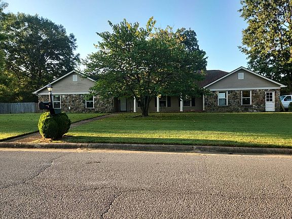 2nd image of 1929 Beechwood Dr