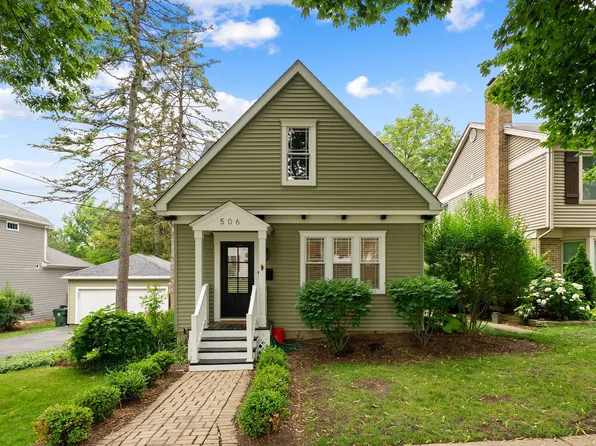 506 E Russell St, Barrington, IL 60010