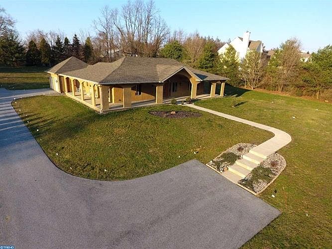1st image of 111 Halle Dr