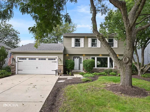 2257 Woodland Cir, Naperville, IL 60565