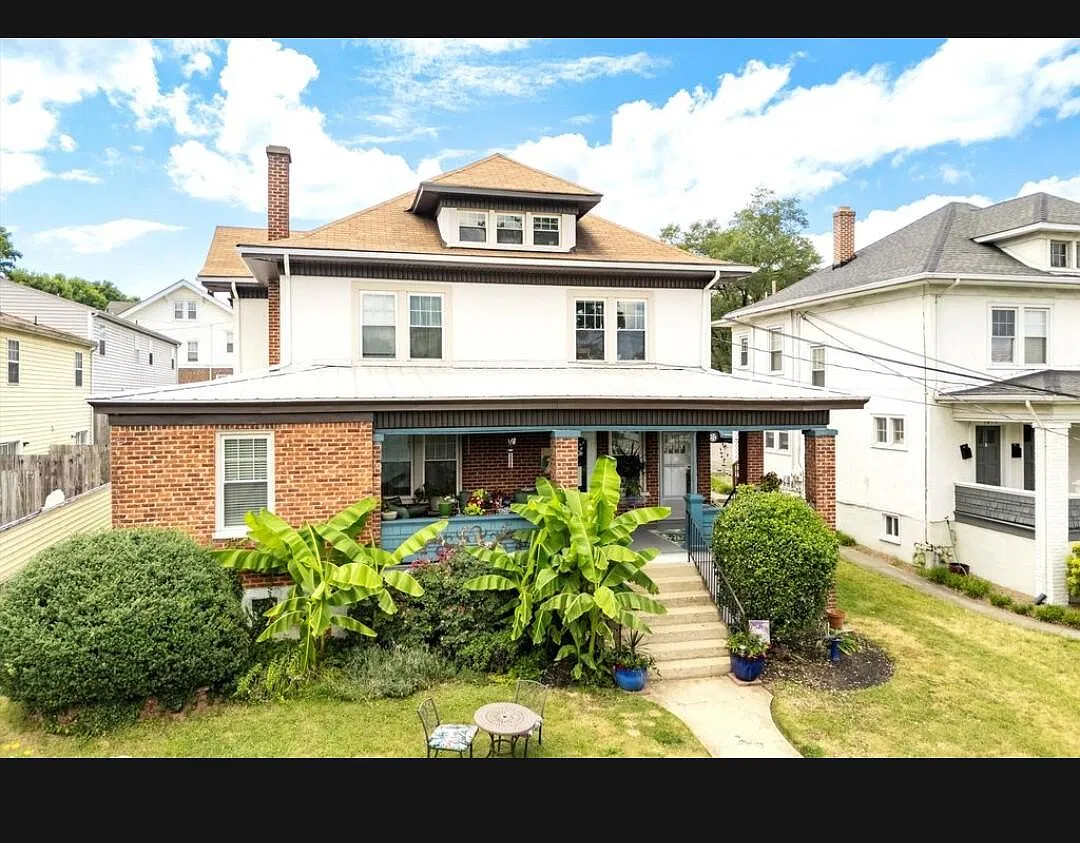 2 bed, 1.0 bath, 900 sqft, $1,350 — Photo 2