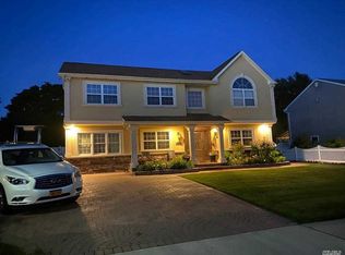 1807 Carleton Ave, Bay Shore, NY 11706