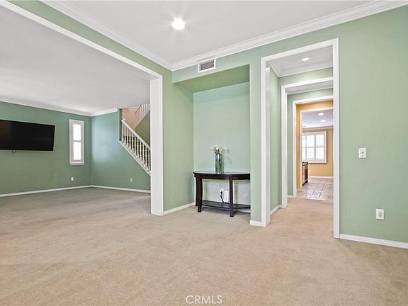 5th image of 823 Canterbury Ln